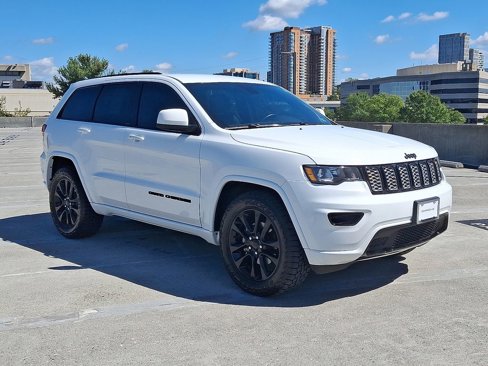 Used 2018 Jeep Grand Cherokee Altitude image 7