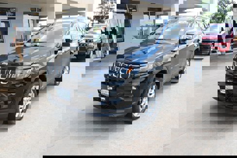 Certified 2022 Jeep Compass Latitude image 2