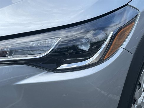 Used 2025 Toyota Corolla Cross L image 9