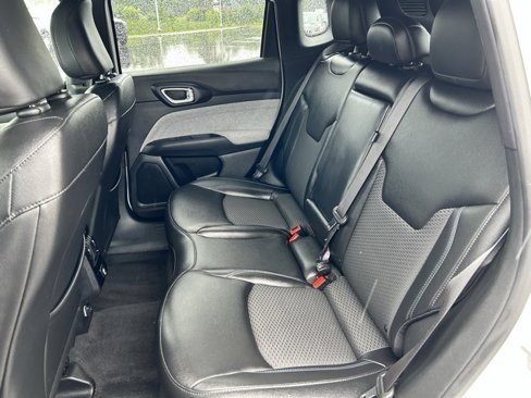 Certified 2024 Jeep Compass Latitude image 12
