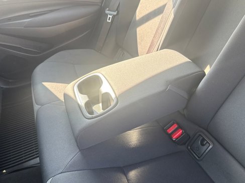 Used 2022 Toyota Corolla LE image 32