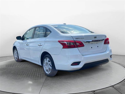 Used 2017 Nissan Sentra SV image 3