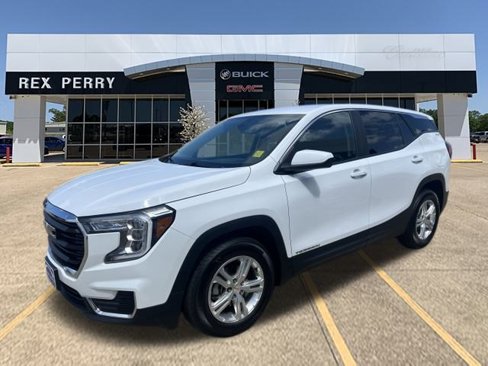 Used 2024 GMC Terrain SLE image 1