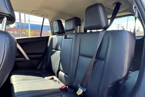 Used 2014 Toyota RAV4 Limited image 17