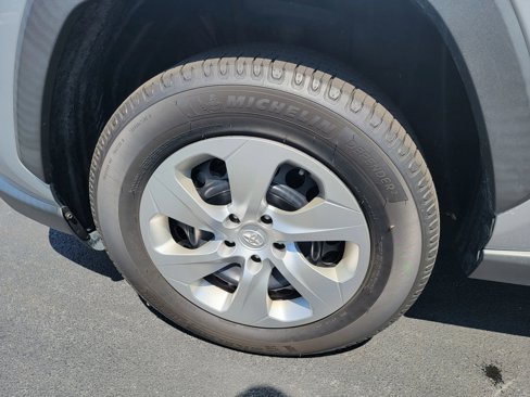 Used 2019 Toyota RAV4 LE image 28