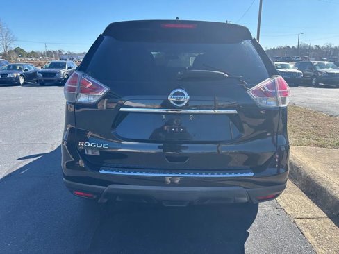 Used 2015 Nissan Rogue S w/ S Family Package image 6