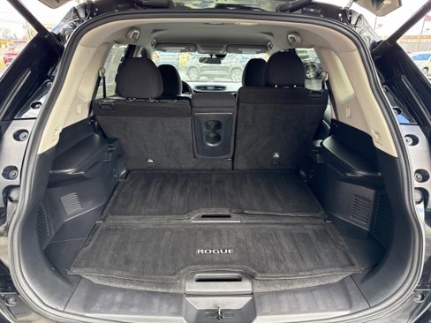 Used 2020 Nissan Rogue SV w/ Premium Package image 26