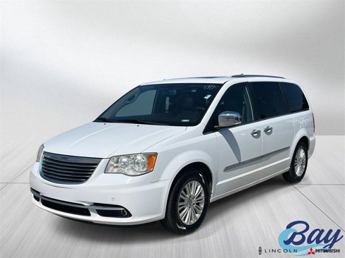Used 2014 Chrysler Town & Country Limited w/ Luxury Group image 1
