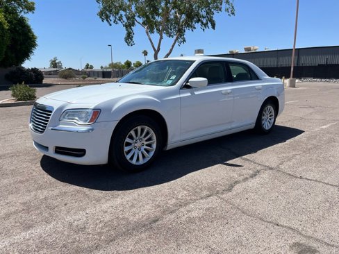 Used 2014 Chrysler 300 image 4
