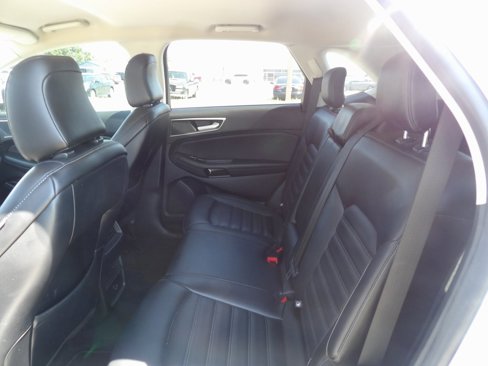 Used 2022 Ford Edge SEL image 13