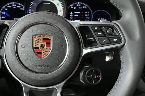Certified 2022 Porsche Cayenne E-Hybrid Coupe image 11