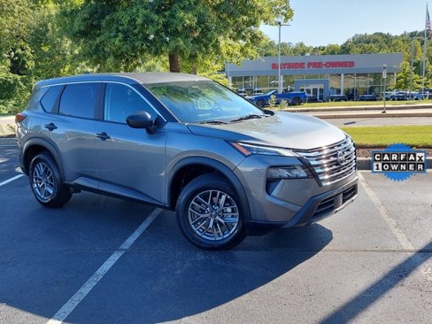 Used 2024 Nissan Rogue S image 2