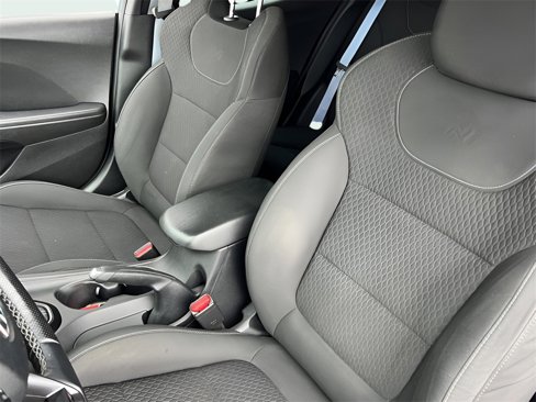 Used 2020 Hyundai Veloster N image 4