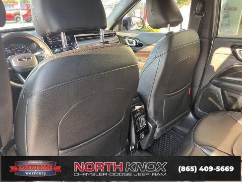 Used 2024 Jeep Compass Trailhawk image 17