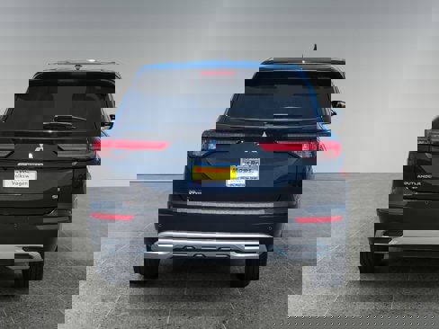 Used 2023 Mitsubishi Outlander SE image 4