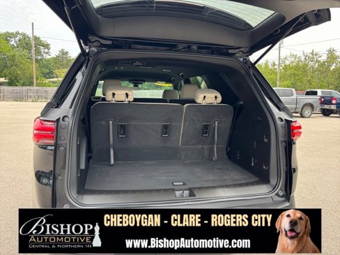 Used 2023 Chevrolet Traverse LS image 16