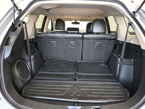 Used 2015 Mitsubishi Outlander SE image 53