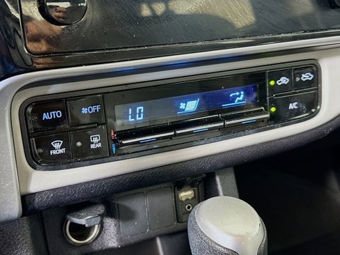 Used 2019 Toyota Corolla LE image 17