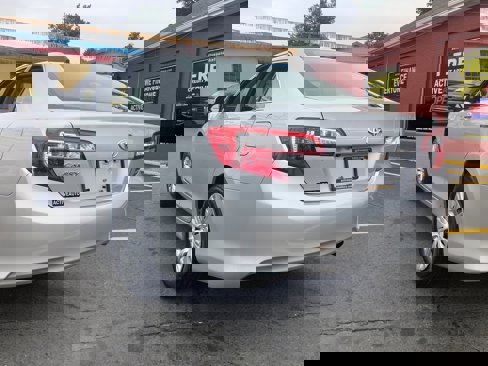 Used 2014 Toyota Camry L image 5