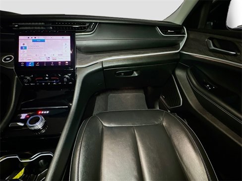 Certified 2022 Jeep Grand Cherokee Limited image 29