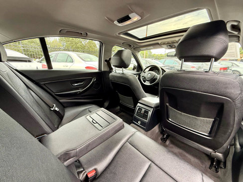 Used 2018 BMW 320i Sedan image 28