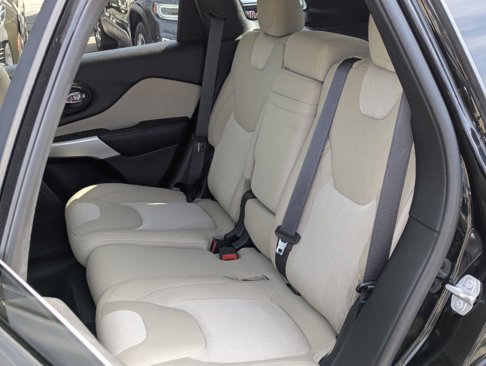 Used 2017 Jeep Cherokee Sport w/ Safety Group image 17