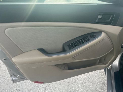 Used 2013 Kia Optima LX image 13