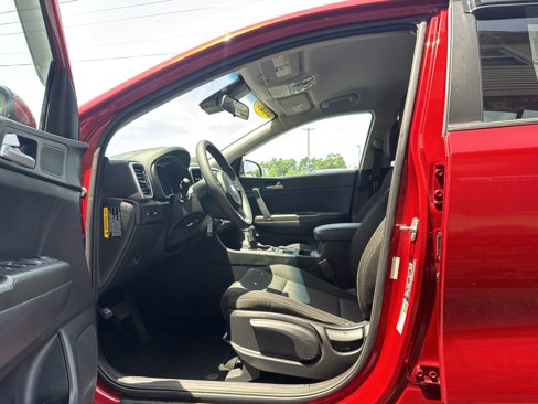 Used 2021 Kia Sportage LX image 9