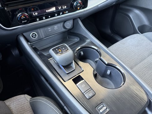 Used 2023 Nissan Rogue SV image 13