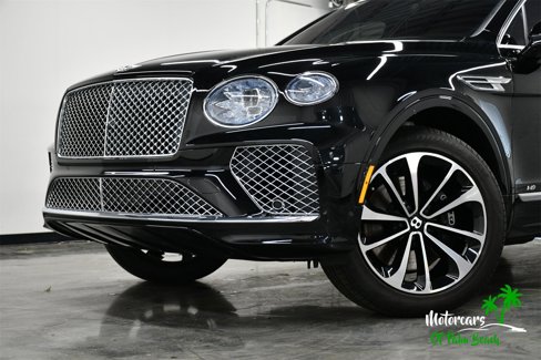 Used 2022 Bentley Bentayga image 3