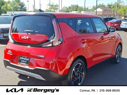Used 2023 Kia Soul EX image 4