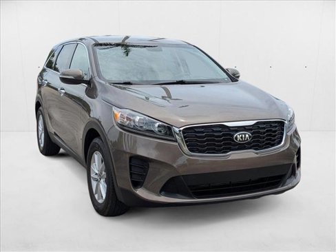 Used 2019 Kia Sorento LX image 3