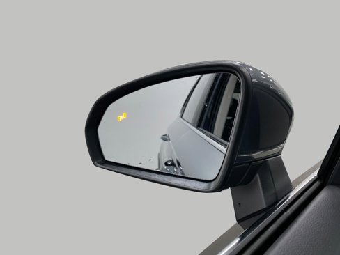 New 2025 Volkswagen Taos SE image 18