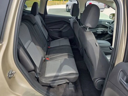 Used 2017 Ford Escape SE image 11