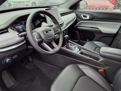 New 2025 Jeep Compass Latitude image 7