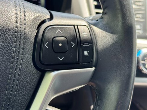 Used 2016 Toyota Highlander Limited image 19