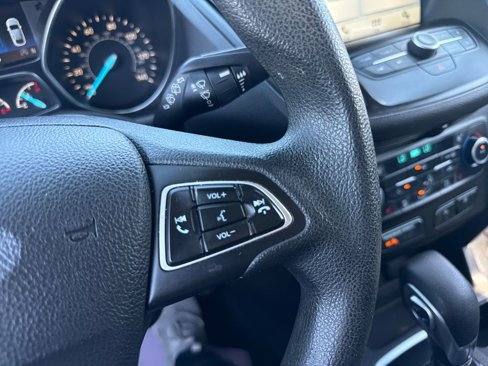 Used 2019 Ford Escape SE image 35