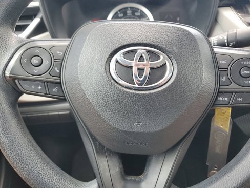 Used 2020 Toyota Corolla LE image 23