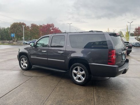 Used 2011 Chevrolet Suburban LTZ image 5