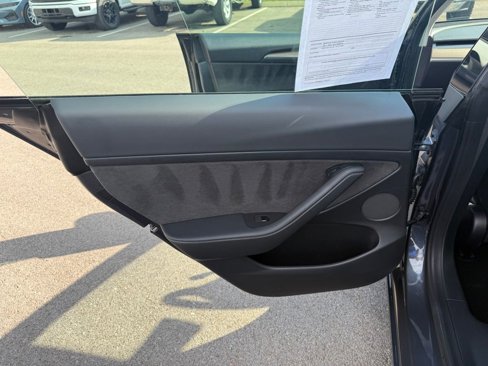 Used 2021 Tesla Model 3 Standard Range Plus image 11