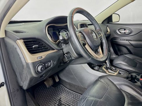 Used 2015 Jeep Cherokee Latitude w/ Comfort/Convenience Group image 12