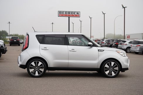 Used 2015 Kia Soul ! image 2