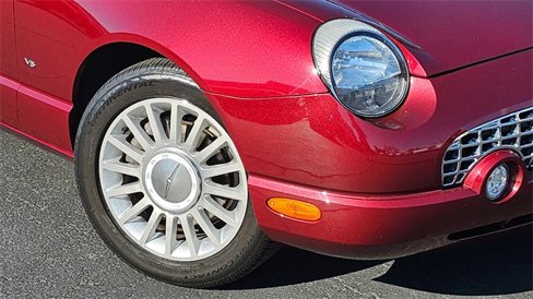 Used 2004 Ford Thunderbird image 12