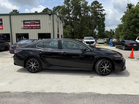 Used 2024 Toyota Camry SE image 8
