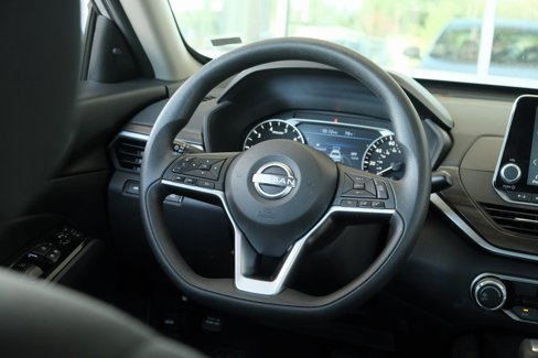 Used 2023 Nissan Altima 2.5 SV image 10