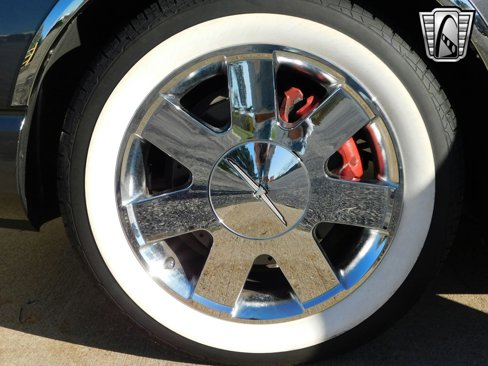 Used 2003 Ford Thunderbird image 24