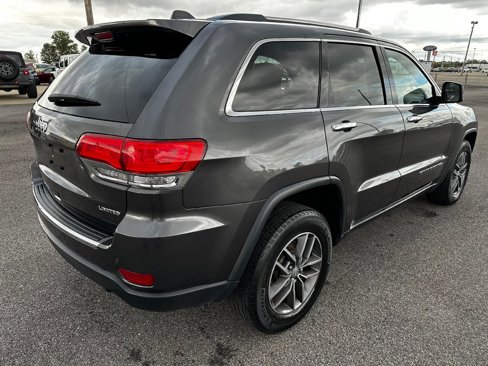 Used 2017 Jeep Grand Cherokee Limited image 7