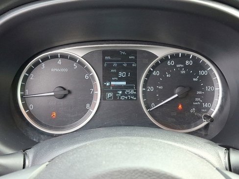Used 2019 Nissan Kicks S image 16
