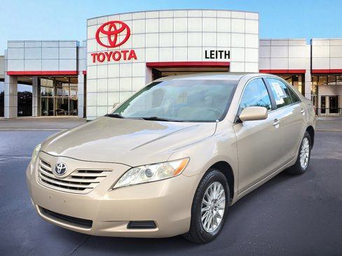 Used 2009 Toyota Camry LE image 1