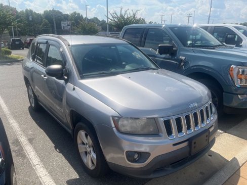 Used 2015 Jeep Compass Sport w/ Power Value Group image 3